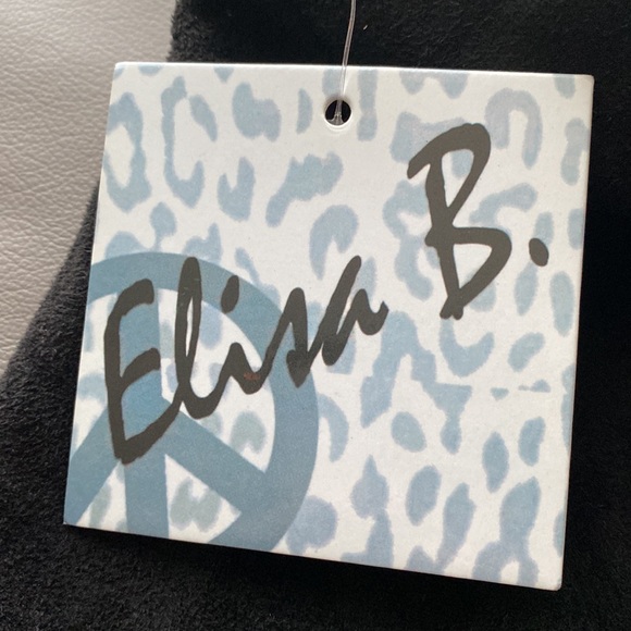 Velour polyester skirt in black with braided detail in front. A line fit. - Picture 4 of 5